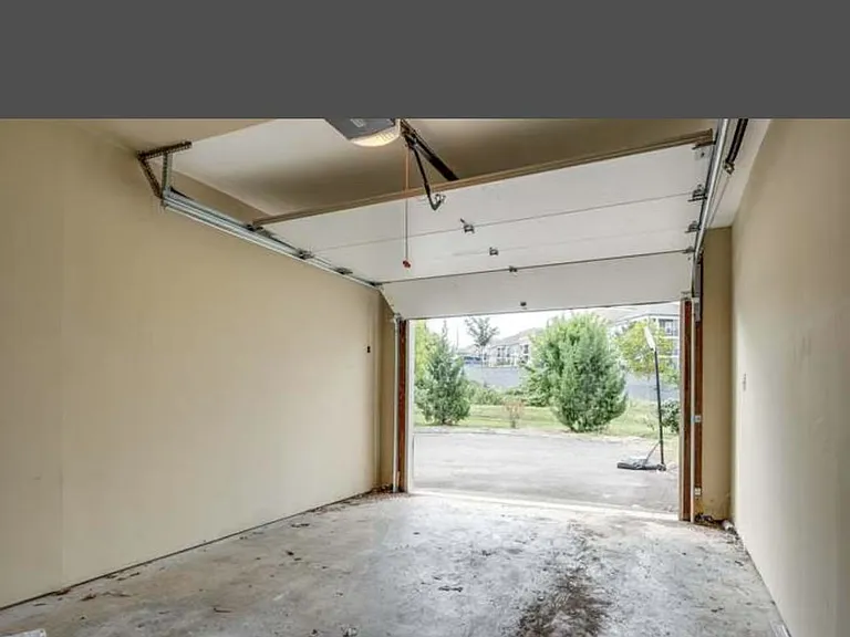 218 Raintree Dr — Photo 16