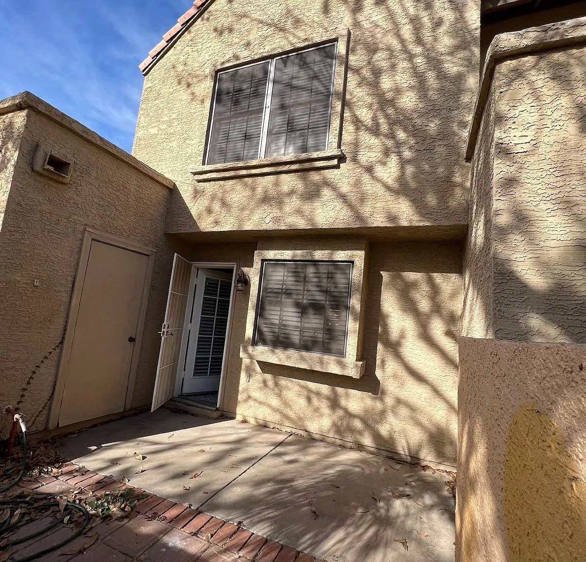 5704 East Aire Libre Avenue — Photo 2