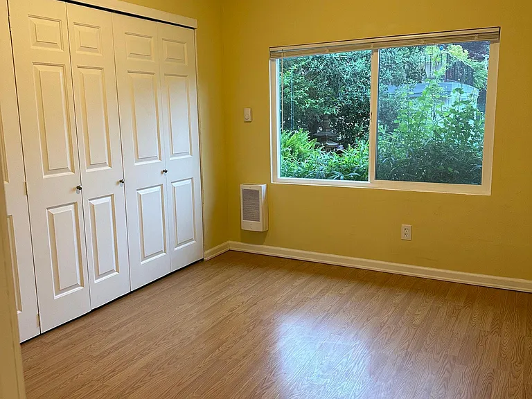 west bedroom empty