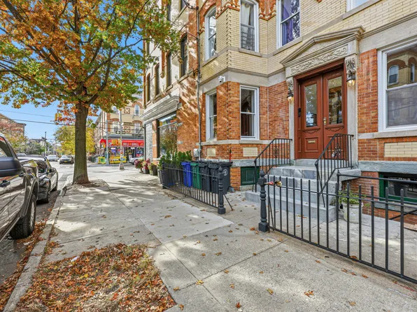 1851 Cornelia Street image 13 of 18