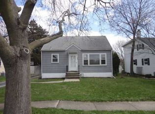 703 Wright Ave, Elgin, IL 60120