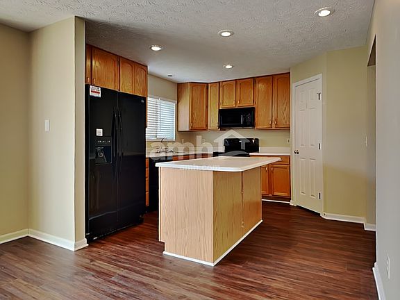 3rd image of 5774 Eagle Creek Ct