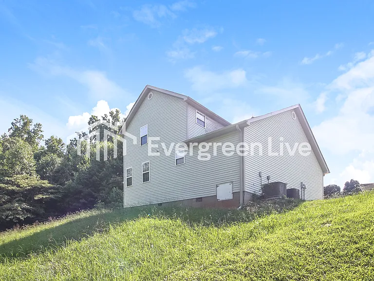 195 Beverly Ln — Photo 13