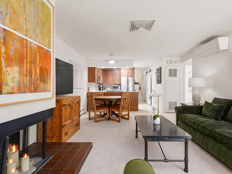 205 E Durant Ave #3E — Photo 3