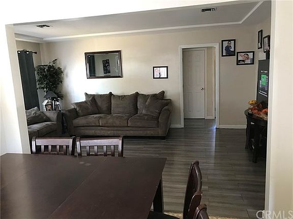 3rd image of 1295 Oakhurst Dr