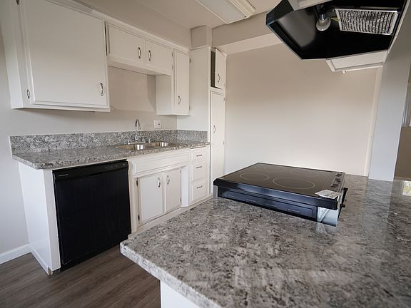 5th image of 8047 Hydro Dr #2