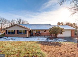 1716 Randolph Dr, York, PA 17403