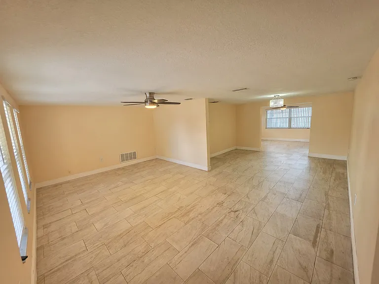 7730 Greybirch Ter — Photo 5