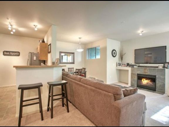 3rd image of 21420 40th Pl S Unit A