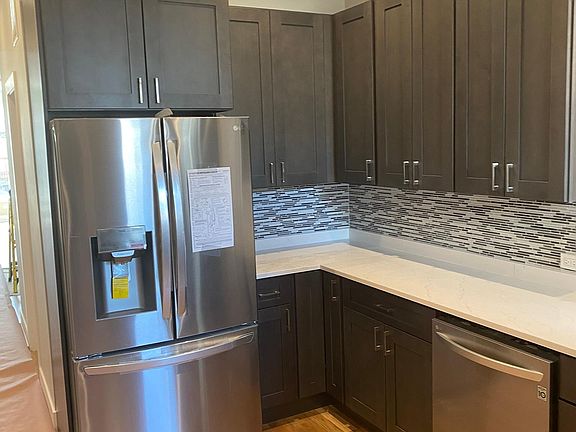 4th image of 2428 N Rockwell St Floor 1