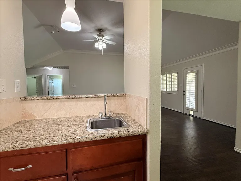1702 Fantasy Woods Dr — Photo 11