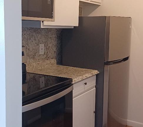 All new stainless steel appliances included in rental