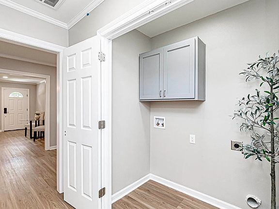 5th image of 10011 Avenue B