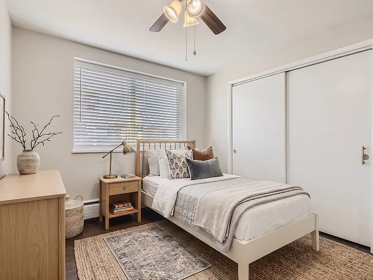 1400 W Mississippi Ave — Photo 22