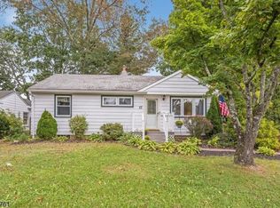 17 Chesler Sq, Succasunna, NJ 07876