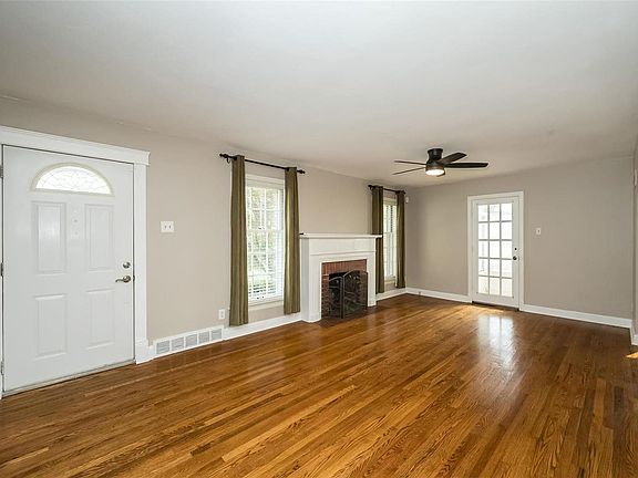 3rd image of 102 Royal Ave