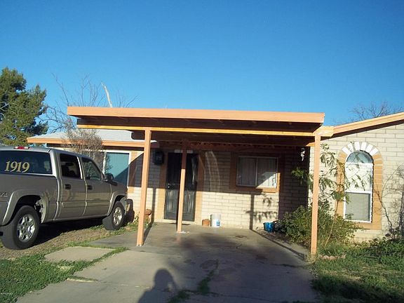 2nd image of 5751 S Catalina Ave