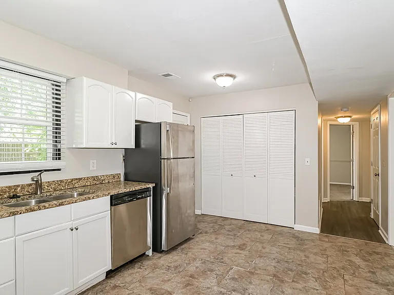 705 Aster Ln — Photo 8