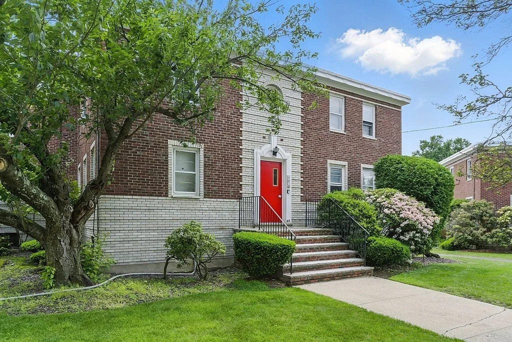 Studio, 260 sqft, $1,800 — Photo 3