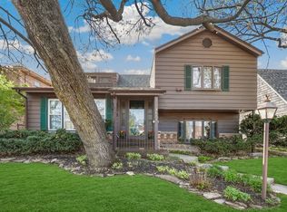 9617 E Shore Dr, Oak Lawn, IL 60453