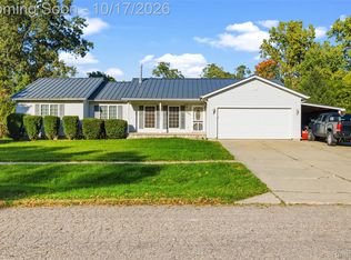 520 Jonathon Dr, Almont, MI 48003