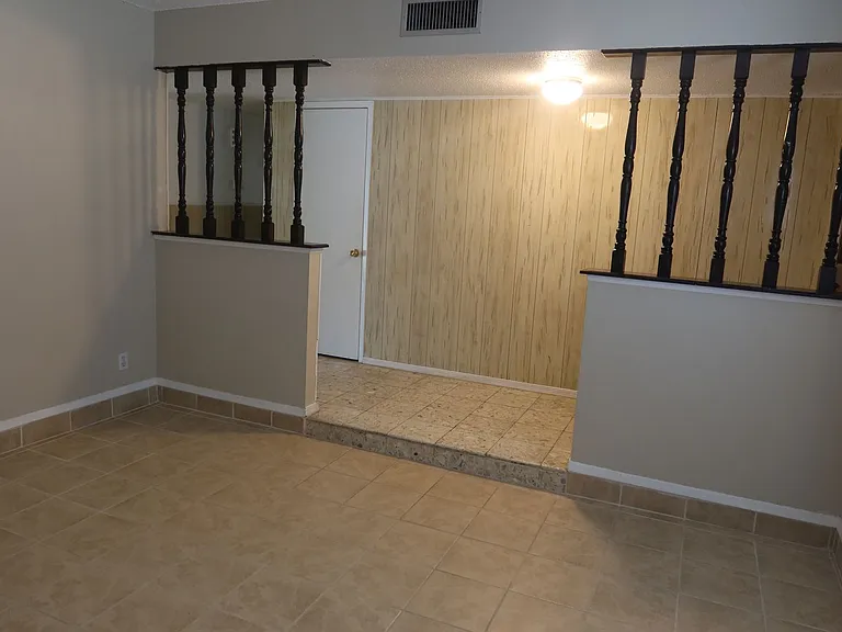 10345 Biscaine St — Photo 5