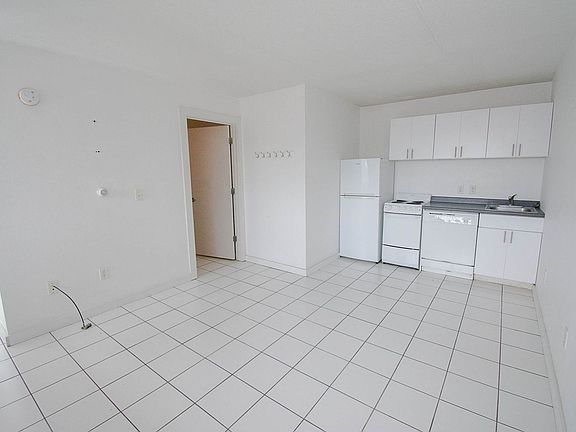3rd image of 512 3rd Ave SW #13
