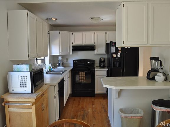 3rd image of 8113 198th Avenue Ct E