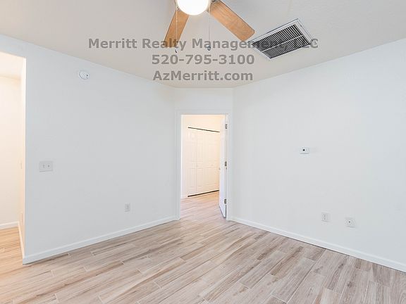 4th image of 1204 N Winstel Blvd Unit 8