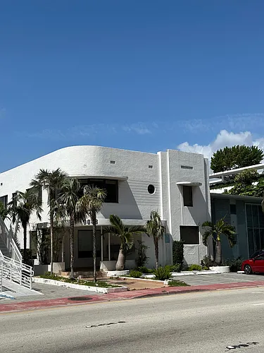 9048 Collins Ave Photo 1