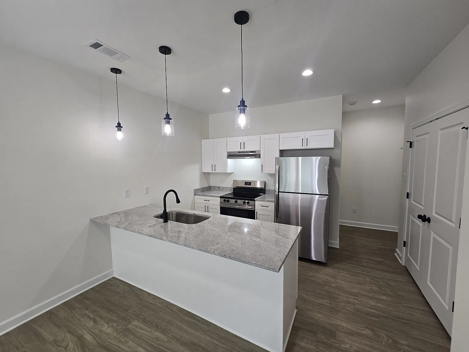 4 bed, 2.0 bath, 1138 sqft, $1,550 — Photo 4