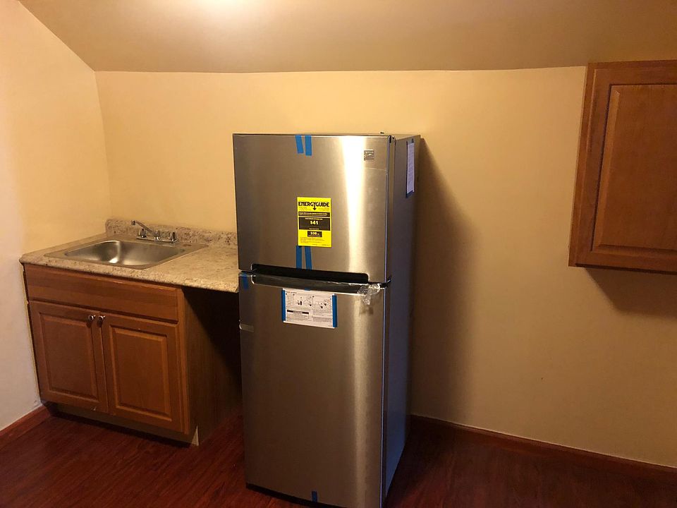 2nd image of 34 Montrose Ter