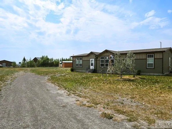 4522 Cottonwood Grove Ranch Rd, Mackay, ID 83251