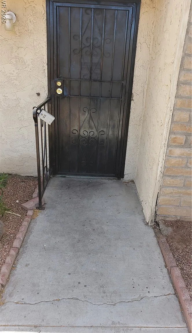 2 bed, 2.0 bath, 1422 sqft, $1,259 — Photo 3