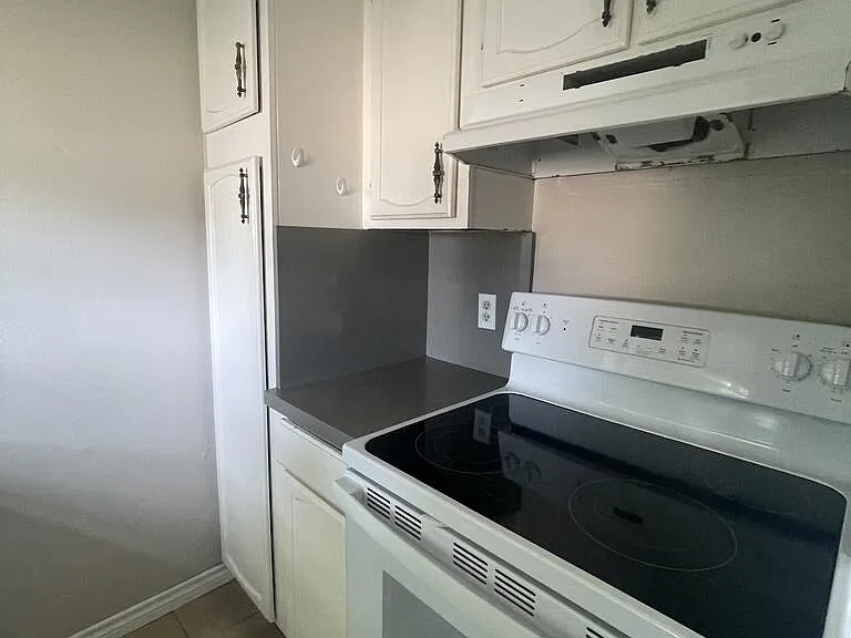 802 Continental Dr #2 — Photo 6