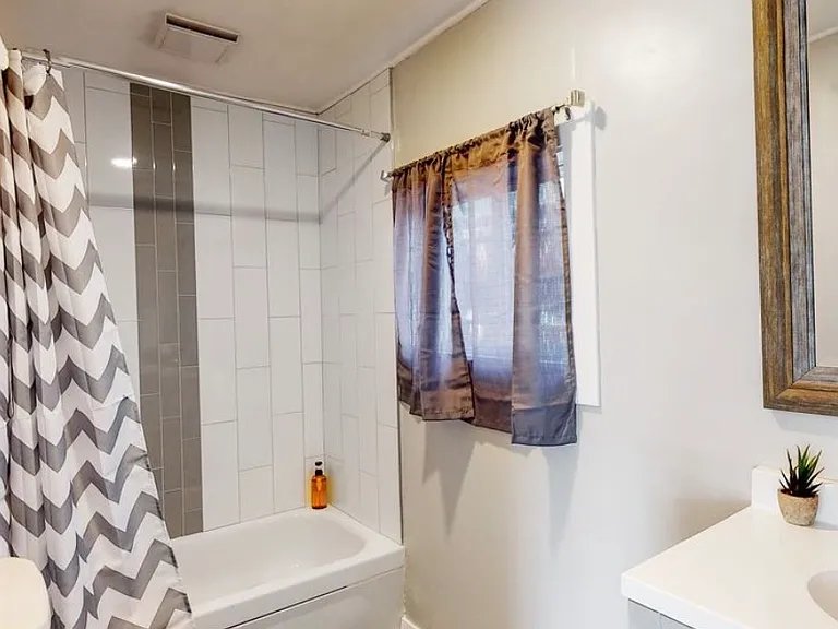 9021 Rampart St — Photo 10