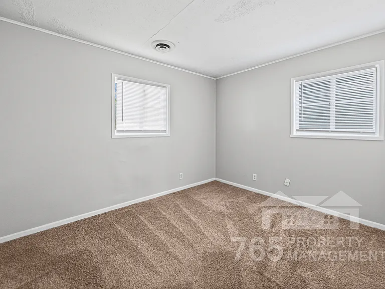 2533 Edgelea Dr — Photo 8