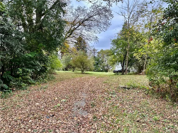 2271 Us Route 11 #4, La Fayette, NY 13084