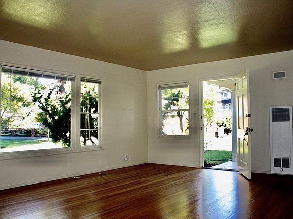 2nd image of 864 Briarwood Way