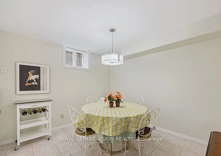 123 Ravenscroft Rd — Photo 4
