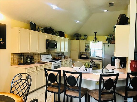 5th image of 8215 Leonardos Dr