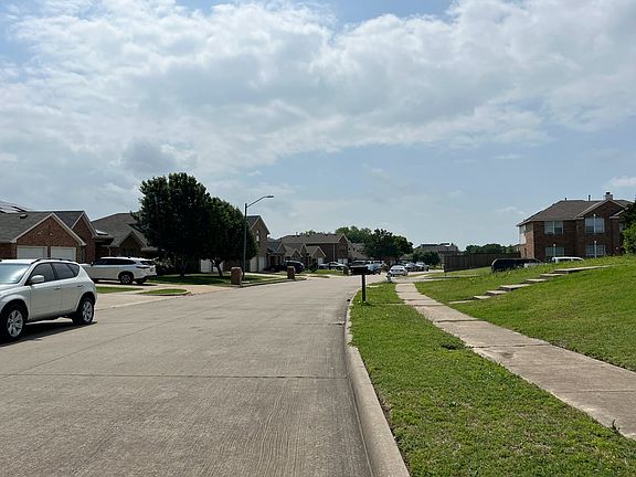 4th image of 3104 Silver Creek Dr