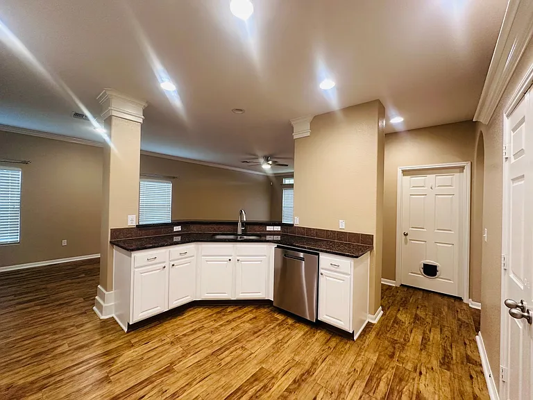 6017 Tapestry Dr — Photo 30