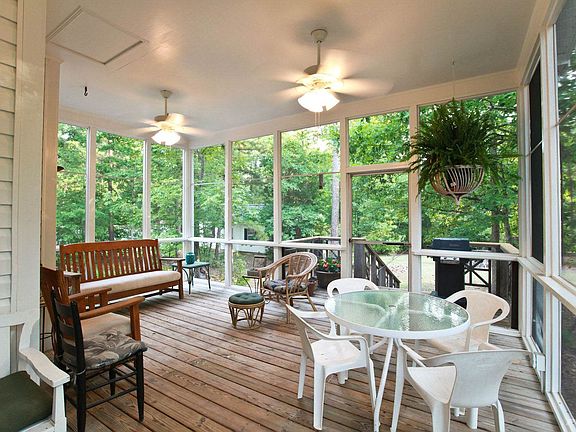 256 SF Screened in Porch