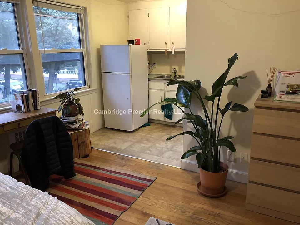 48 Kirkland St #4