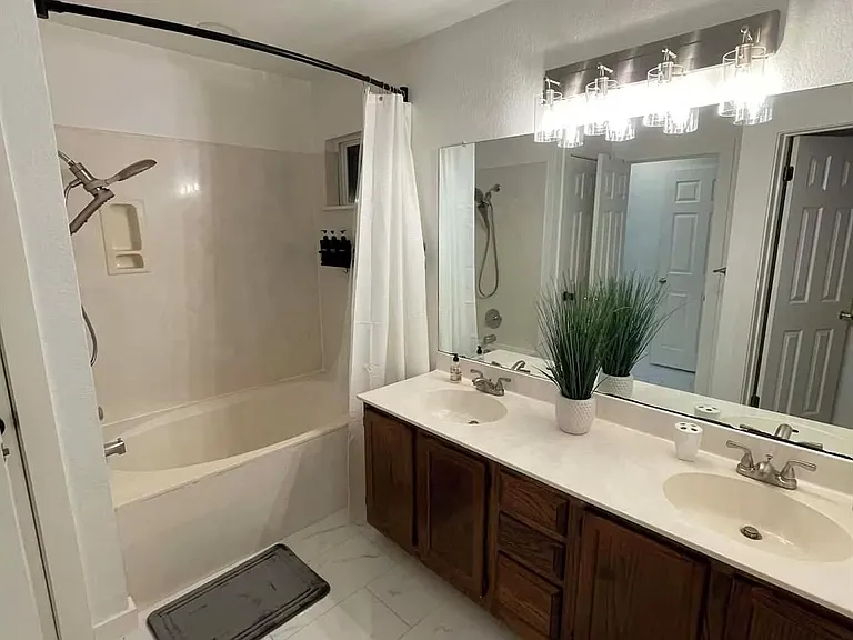1401 Tetbury Ln — Photo 13
