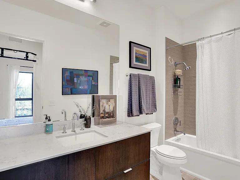 877 N East St #303 — Photo 14