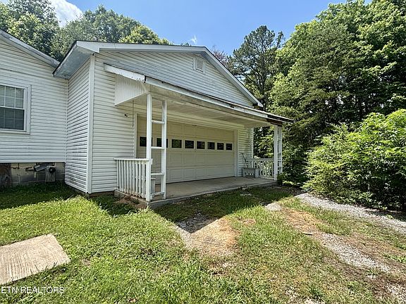 4th image of 194 Woody Ln