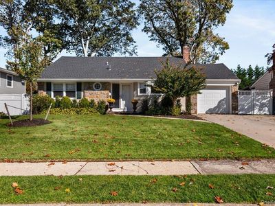23 Mahan Road, Old Bethpage, NY, 11804