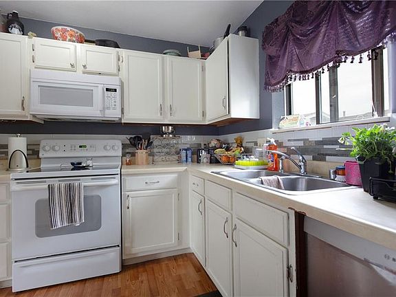5th image of 3285 Canyon Dr Unit 67